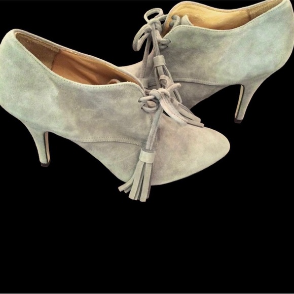 Bettye Muller Vero Cuoio suede ankle boots w/tassels Soft Gray - Picture 3 of 6